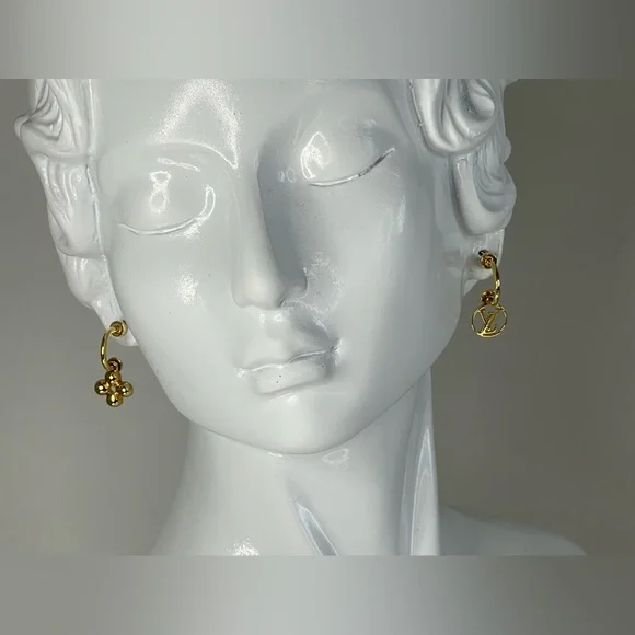 Louis Vuitton Monogram Boucle D'oreille Blooming Earrings - Picture 9 of 9